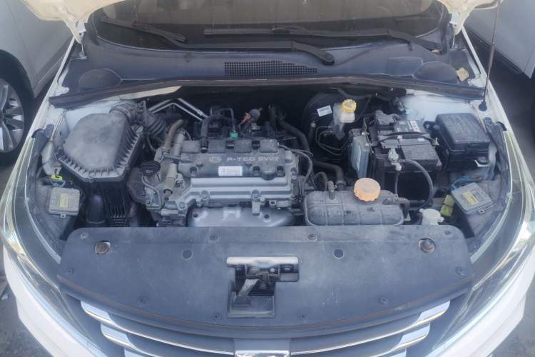 Used Baojun 310W 2017 1.5L Manual Fashion Model China V Engine Bay