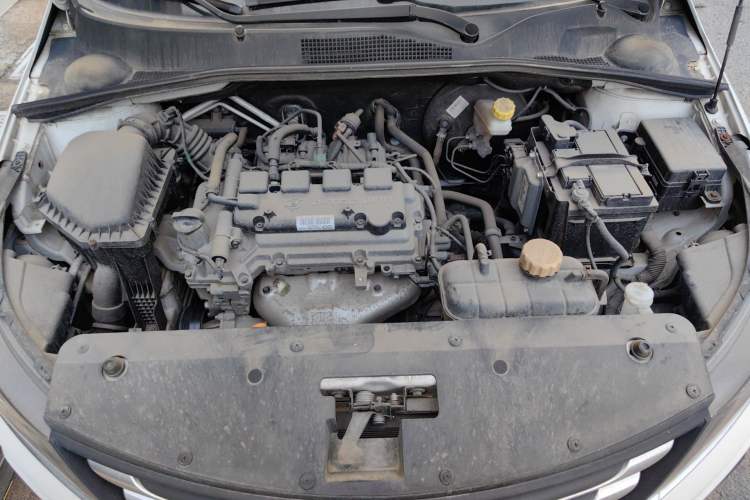 Used Baojun 310W 2017 1.5L Manual Fashion Model China V Engine Bay