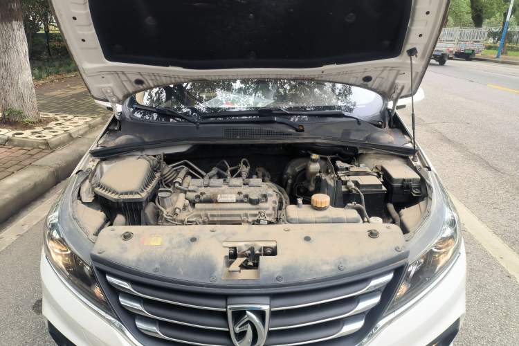 Used Baojun 310W 2017 1.5L Manual Comfort Version China VI Emission Standard Engine Bay