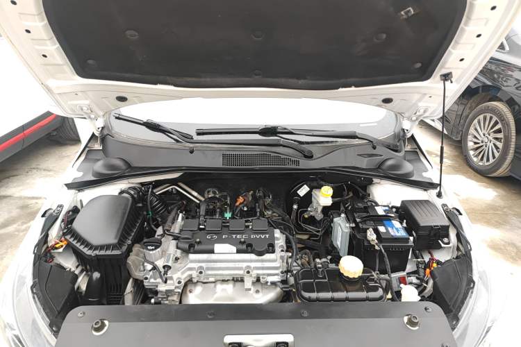 Used Baojun 310W 2017 1.5L Manual Fashion Model China V Engine Bay