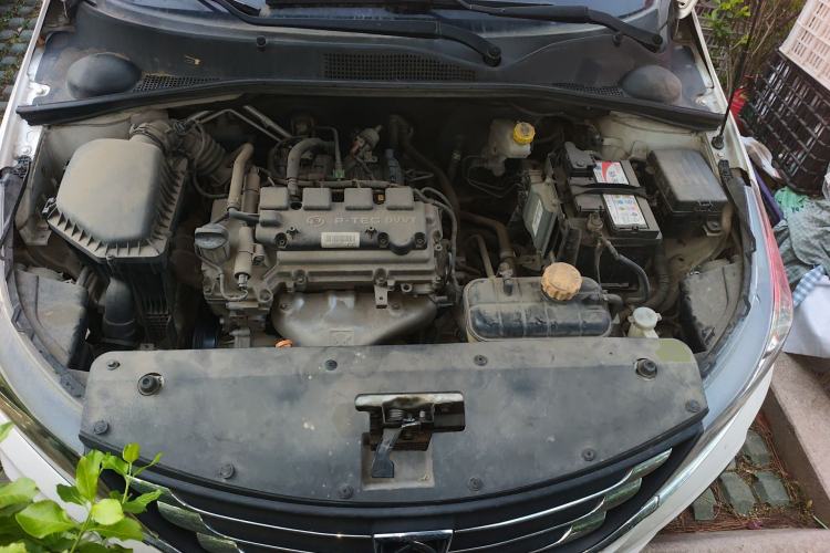 Used Baojun 310W 2017 1.5L Manual Comfort Version China VI Emission Standard Engine Bay
