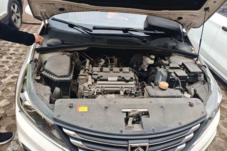 Used Baojun 310W 2017 1.5L Manual Comfort Version China VI Emission Standard Engine Bay