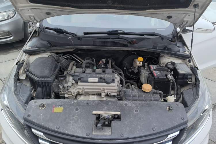 Used Baojun 310W 2017 1.5L Manual Fashion Model China V Engine Bay