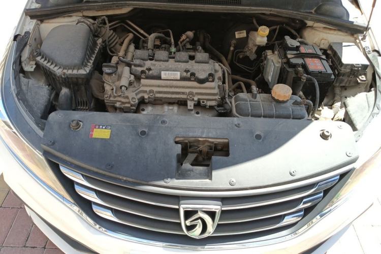 Used Baojun 310W 2017 1.5L Manual Fashion Model China V Engine Bay