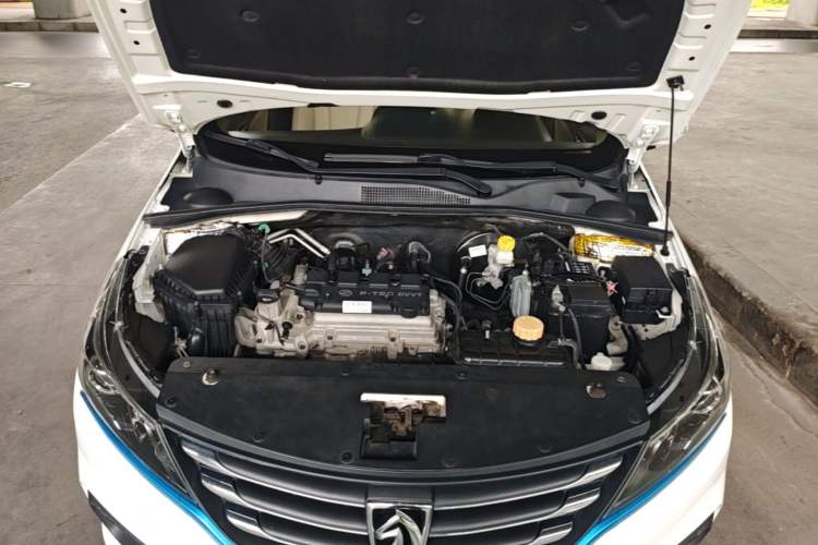 Used Baojun 310W 2017 1.5L Manual Fashion Model China V Engine Bay