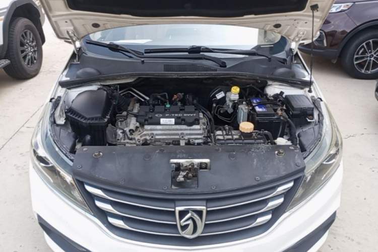 Used Baojun 310W 2017 1.5L Manual Fashion Model China V Engine Bay