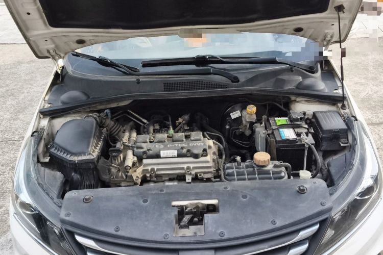 Used Baojun 310W 2017 1.5L Manual Fashion Model China V Engine Bay