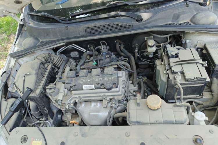 Used Baojun 310W 2017 1.5L Manual Comfort Version China VI Emission Standard Engine Bay