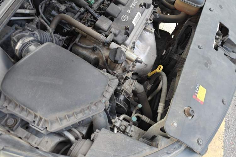 Used Baojun 310W 2017 1.5L Manual Comfort Version China V Engine Bay