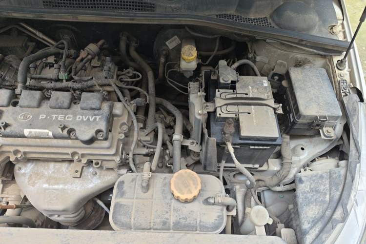 Used Baojun 310W 2017 1.5L Manual Fashion Model China V Engine Bay Left