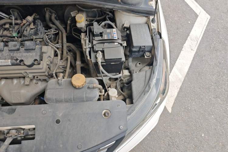 Used Baojun 310W 2017 1.5L Manual Comfort Version China V Engine Bay Left