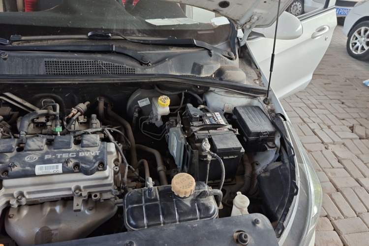 Used Baojun 310W 2017 1.5L Manual Comfort Version China VI Emission Standard Engine Bay Left