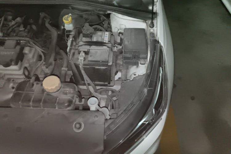 Used Baojun 310W 2017 1.5L Manual Fashion Model China V Engine Bay Left