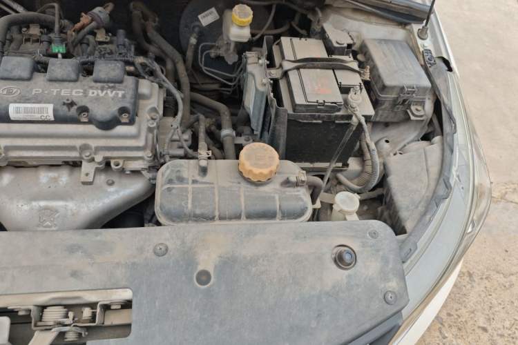 Used Baojun 310W 2017 1.5L Manual Fashion Model China V Engine Bay Left