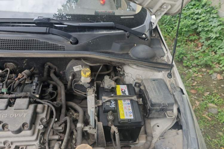 Used Baojun 310W 2017 1.5L Manual Fashion Model China V Engine Bay Left