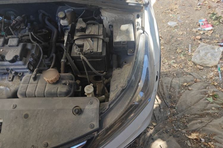 Used Baojun 310W 2017 1.5L Manual Comfort Version China VI Emission Standard Engine Bay Left