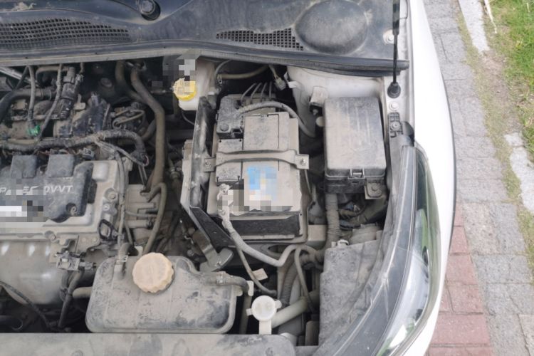 Used Baojun 310W 2017 1.5L Manual Fashion Model China V Engine Bay Left