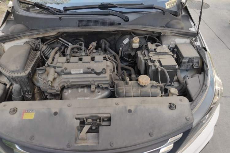 Used Baojun 310W 2017 1.5L Manual Comfort Version China V Engine Bay Left