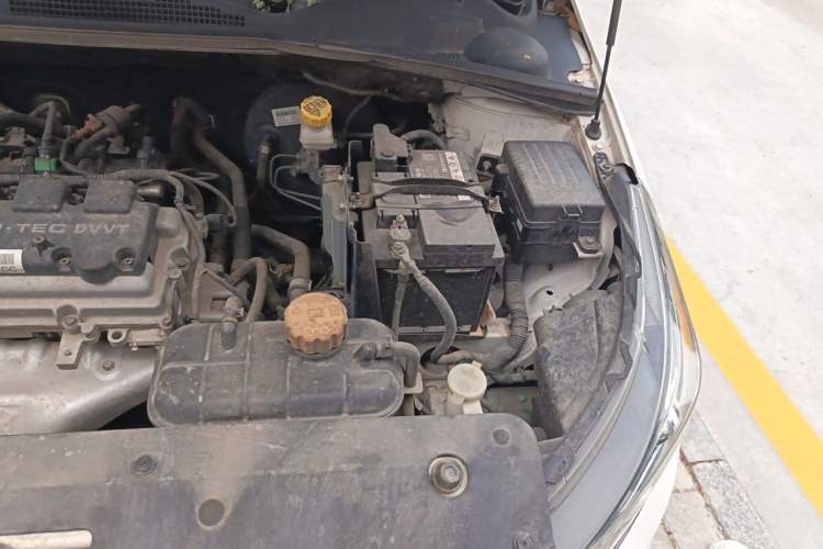 Used Baojun 310W 2017 1.5L Manual Fashion Model China V Engine Bay Left