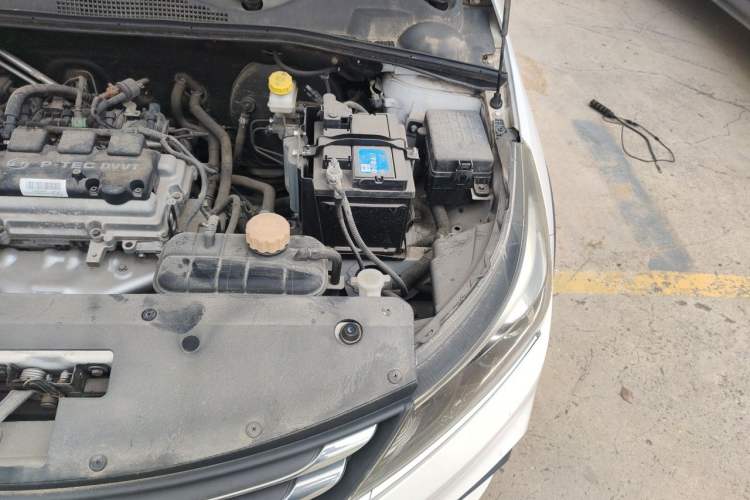 Used Baojun 310W 2017 1.5L Manual Fashion Edition China VI Engine Bay Left
