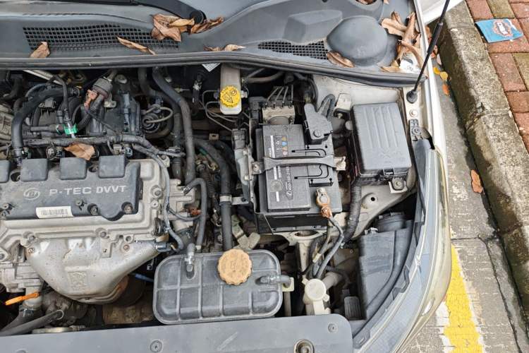 Used Baojun 310W 2017 1.5L Manual Fashion Model China V Engine Bay Left