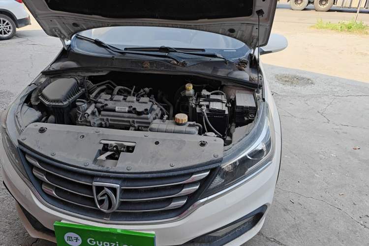 Used Baojun 310W 2017 1.5L Manual Comfort Version China VI Emission Standard Engine Bay Left