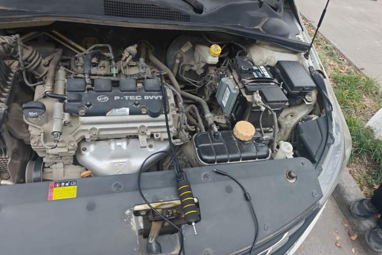 Used Baojun 310W 2017 1.5L Manual Fashion Model China V Engine Bay Left