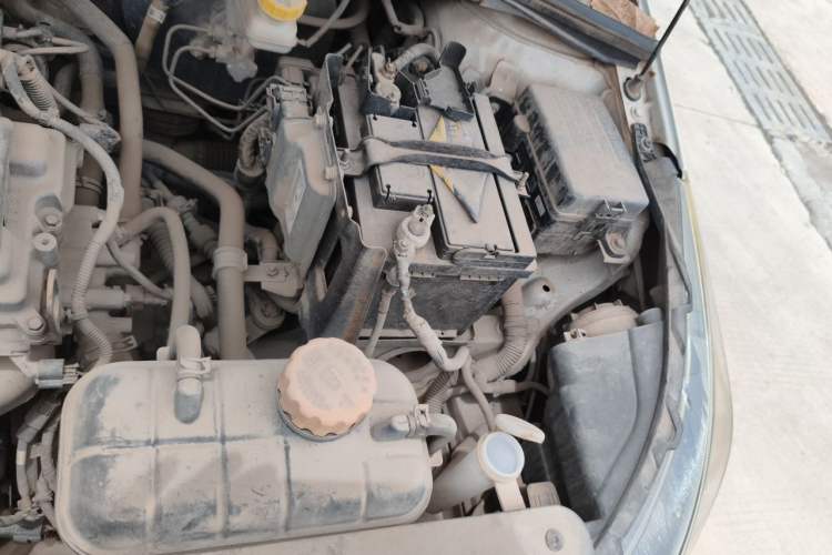 Used Baojun 310W 2017 1.5L Manual Comfort Version China V Engine Bay Left