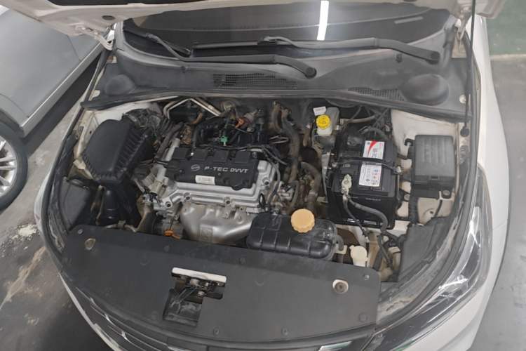 Used Baojun 310W 2017 1.5L Manual Fashion Model China V Engine Bay