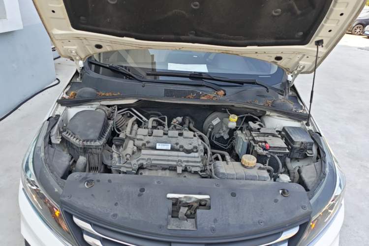 Used Baojun 310W 2017 1.5L Manual Fashion Model China V Engine Bay