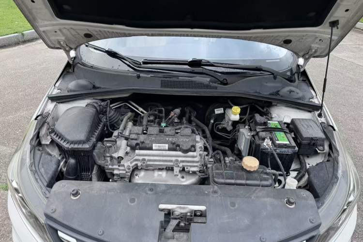 Used Baojun 310W 2017 1.5L Manual Fashion Model China V Engine Bay