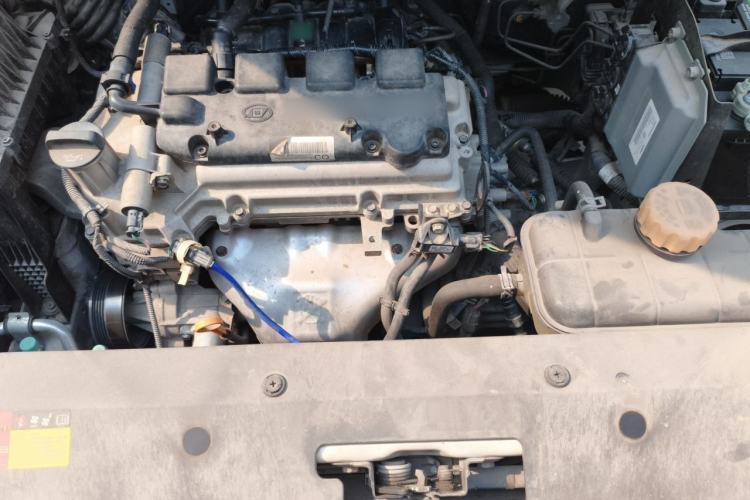 Used Baojun 310W 2017 1.5L Manual Comfort Version China VI Emission Standard Engine Bay