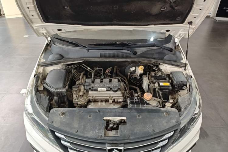 Used Baojun 310W 2017 1.5L Manual Fashion Model China V Engine Bay