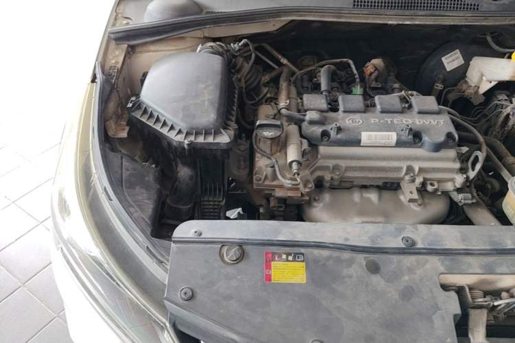 Used Baojun 310W 2017 1.5L Manual Fashion Model China V Engine Bay Right