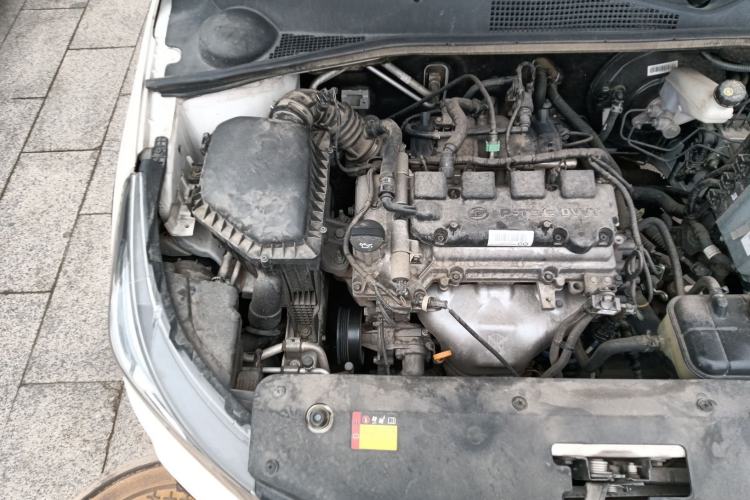 Used Baojun 310W 2017 1.5L Manual Comfort Version China VI Emission Standard Engine Bay Right