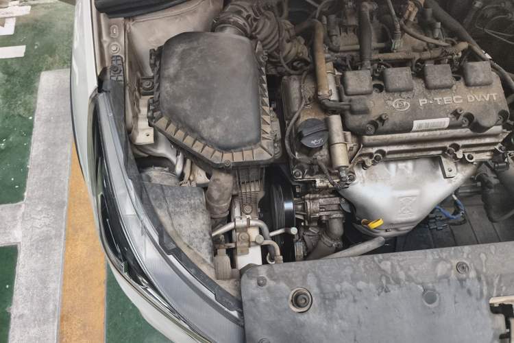 Used Baojun 310W 2017 1.5L Manual Fashion Model China V Engine Bay Right
