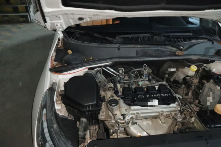 Used Baojun 310W 2017 1.5L Manual Fashion Edition China VI Engine Bay Right