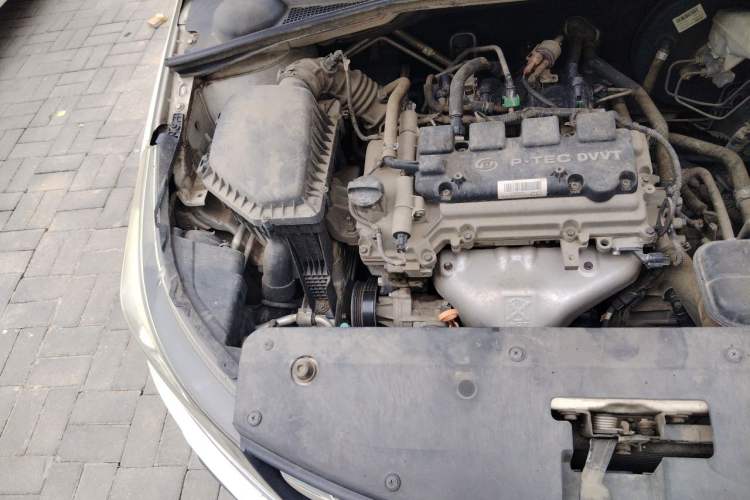 Used Baojun 310W 2017 1.5L Manual Fashion Model China V Engine Bay Right