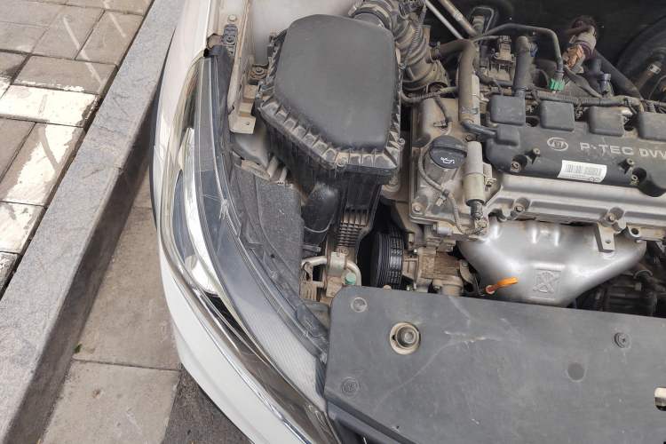 Used Baojun 310W 2017 1.5L Manual Fashion Model China V Engine Bay Right