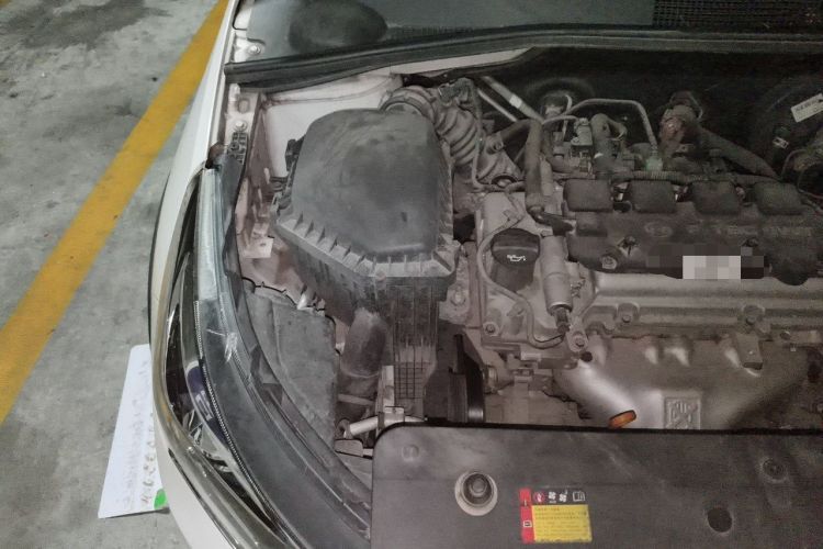 Used Baojun 310W 2017 1.5L Manual Fashion Model China V Engine Bay Right