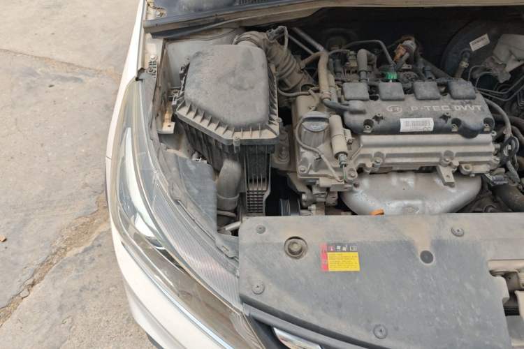 Used Baojun 310W 2017 1.5L Manual Fashion Model China V Engine Bay Right