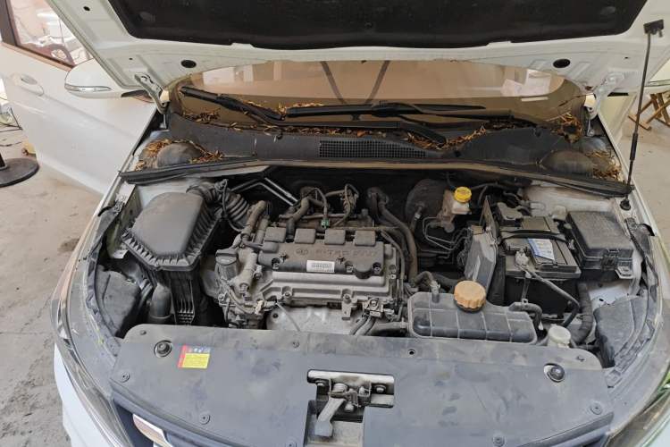 Used Baojun 310W 2017 1.5L Manual Fashion Edition China VI Engine Bay Right
