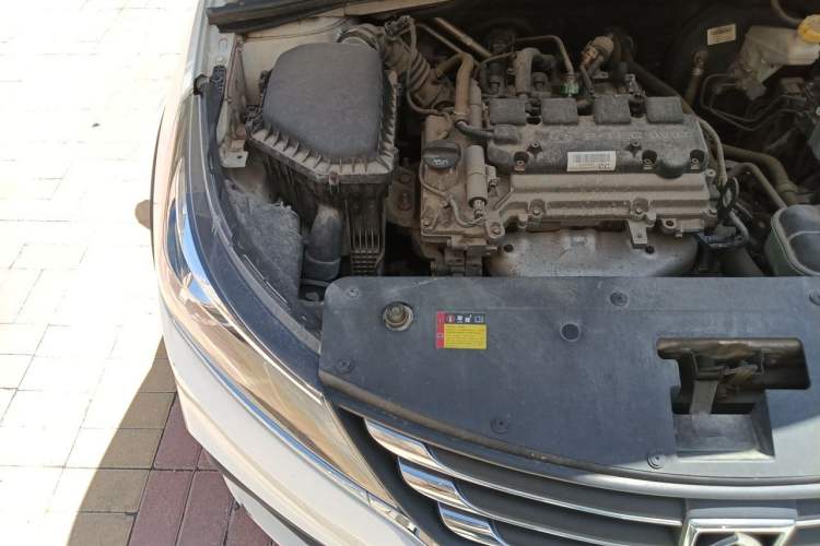 Used Baojun 310W 2017 1.5L Manual Fashion Model China V Engine Bay Right