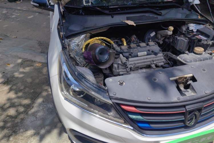 Used Baojun 310W 2017 1.5L Manual Fashion Model China V Engine Bay Right