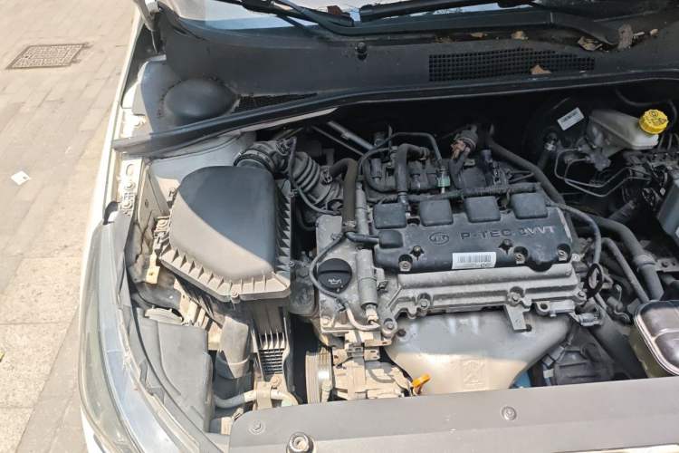 Used Baojun 310W 2017 1.5L Manual Fashion Model China V Engine Bay Right