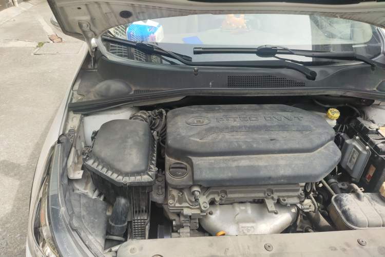 Used Baojun 310W 2017 1.5L Manual Luxury Version China VI Engine Bay Right