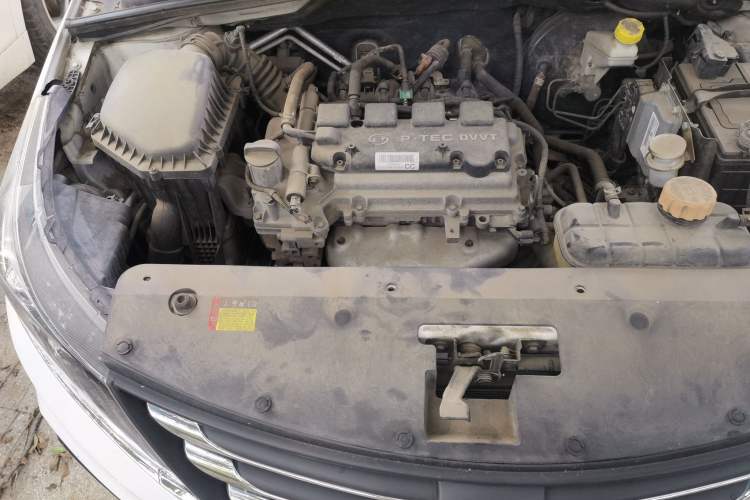 Used Baojun 310W 2017 1.5L Manual Comfort Version China VI Emission Standard Engine Bay Right