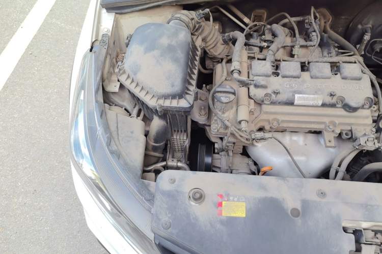 Used Baojun 310W 2017 1.5L Manual Comfort Version China VI Emission Standard Engine Bay Right
