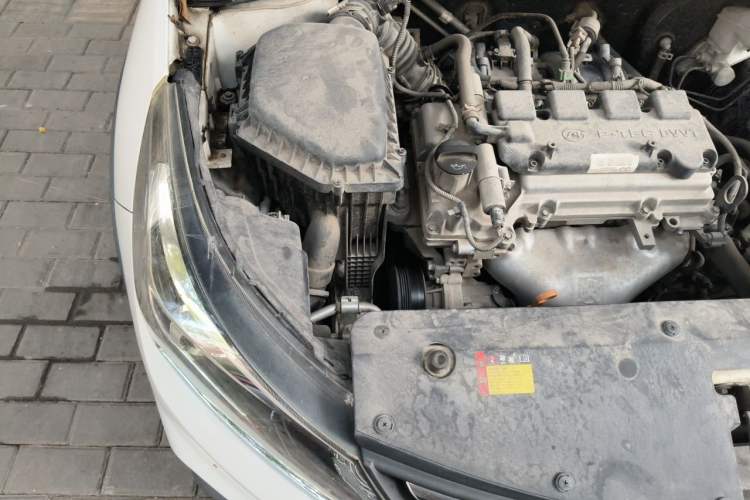 Used Baojun 310W 2017 1.5L Manual Fashion Model China V Engine Bay Right