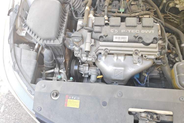 Used Baojun 310W 2017 1.5L Manual Fashion Model China V Engine Bay Right